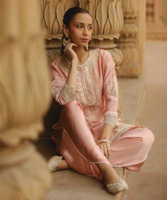 Mehnoor Ernika Off-Rose Short Kurta With Dhoti Set 3