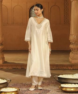 Mehnoor Akira Daisy Ivory A-Line Chauga With Salwar Set 1