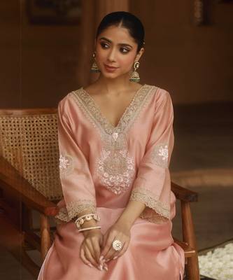 Mehnoor Sanvi Off-Rose A-Line Chauga With Salwar Set 2
