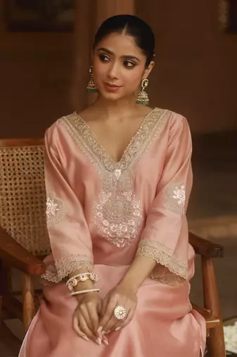 Mehnoor Sanvi Off-Rose A-Line Chauga With Salwar Set