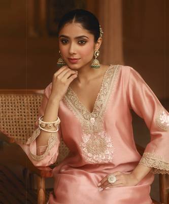 Mehnoor Sanvi Off-Rose A-Line Chauga With Salwar Set 5
