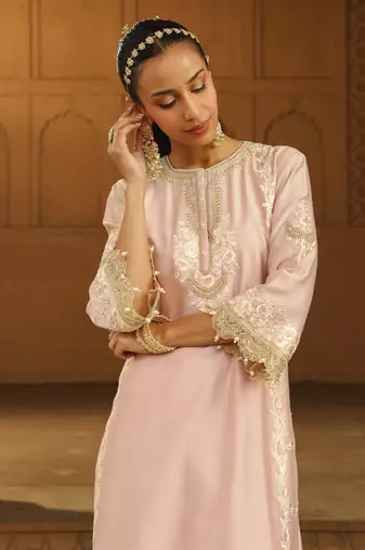 Mehnoor yasna off-rose a-line palazzo suit with dupatta set