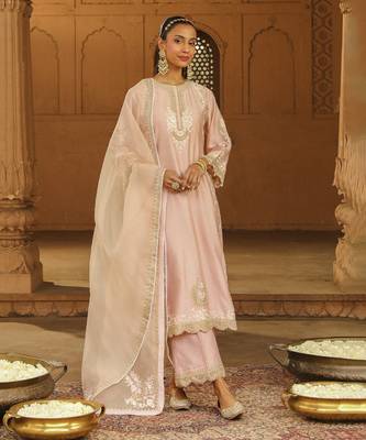 Mehnoor yasna off-rose a-line palazzo suit with dupatta set 1