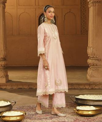 Mehnoor yasna off-rose a-line palazzo suit with dupatta set 5
