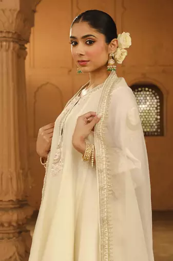 Ivory Silk Chanderi Short Punjabi Salwar Suit