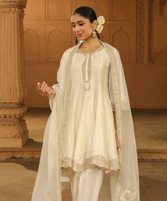 Ivory Silk Chanderi Short Punjabi Salwar Suit 4