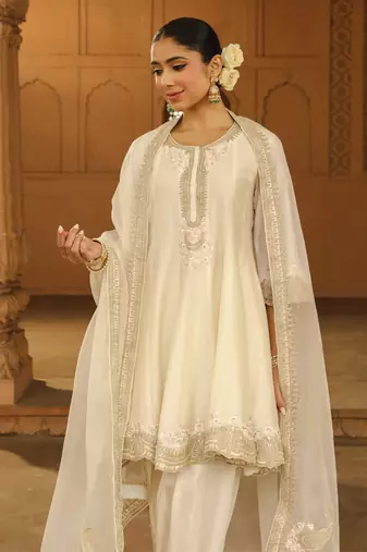 Ivory Silk Chanderi Short Punjabi Salwar Suit
