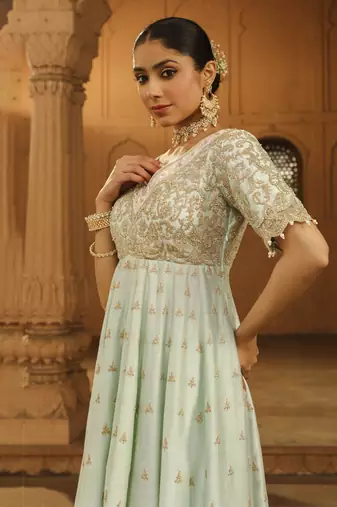 Mehnoor ayda blush pink short kurta with sharara and dupatta set
