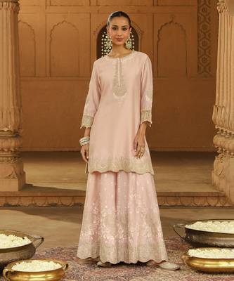 Mehnoor ayda off-rose short kurta with sharara and dupatta set 4