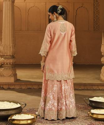 Mehnoor ayda Off Rose short kurta with sharara and dupatta set 3