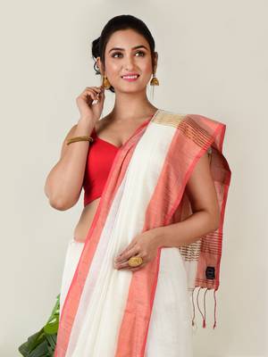 Aakar Aagomoni | white handloom cottton saree with red border 5
