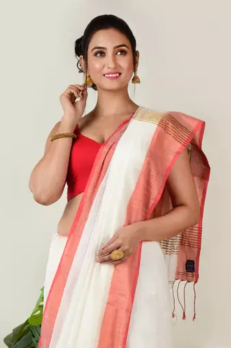 Aakar Aagomoni | white handloom cottton saree with red border