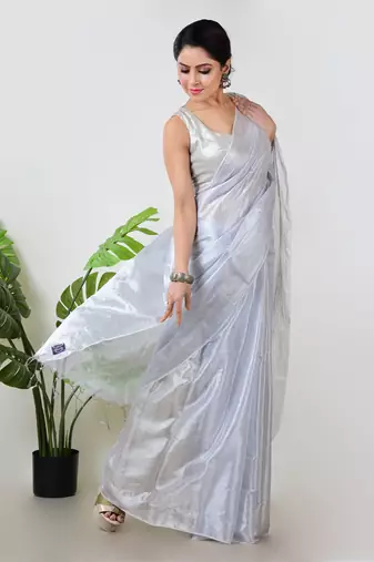 Aakar  white handloom tissue saree