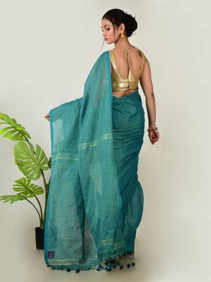 Aakar turquoise green handloom linen saree with golden zari stripe 4
