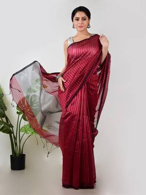 Aakar red handloom linen saree with white zari stripe 2