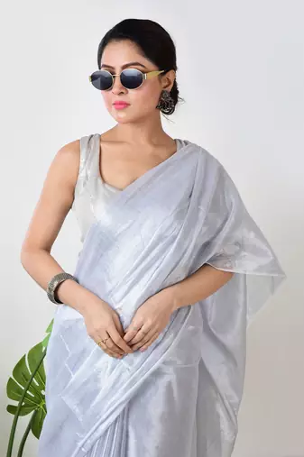 Aakar  white handloom tissue saree