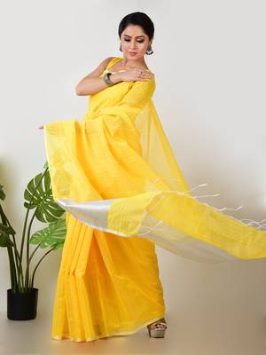 Aakar yellow handloom linen saree with white zari stripe 3