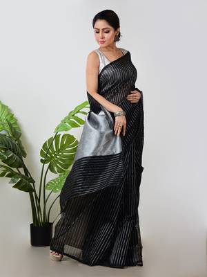 Aakar black handloom linen saree with white zari stripe 3