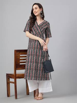 Janasya women's black pure cotton geometric printed straight kurta 2