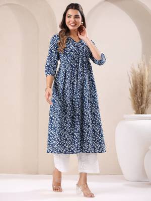 Janasya women's blue pure cotton floral printed a-line kurta 2