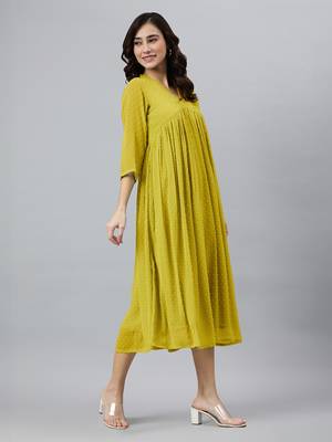 Janasya women's mustard dobby chiffon self design flared kurta 2