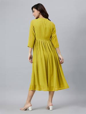 Janasya women's mustard dobby chiffon self design flared kurta 4