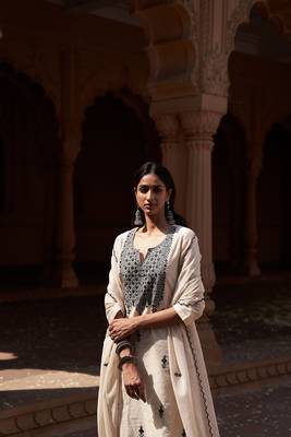 White cotton chanderi kurta pant with dupatta 3