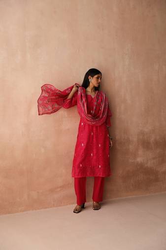 Pink straight fit chanderi kurta set with dupatta