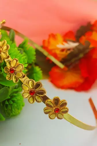 Stone stud gold plated  hair band color golden material brass  size free size