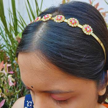 Stone stud gold plated  hair band color golden material brass  size free size 5