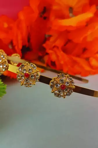 Stone stud gold plated  hair band color golden material brass  size free size