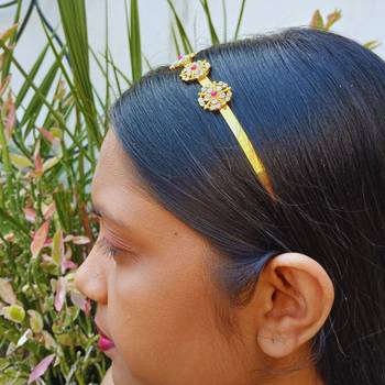 Stone stud gold plated  hair band color golden material brass  size free size 5