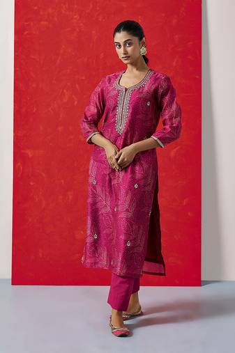 Pink straight fit chanderi suit set