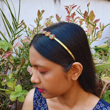 Stone stud gold plated  hair band color golden material brass  size free size 5
