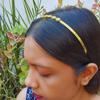 Stone stud gold plated  hair band color golden material brass  size free size 4