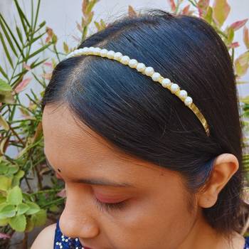 Stone stud gold plated  hair band color golden material brass  size free size 3