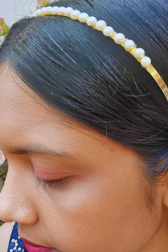 Stone stud gold plated  hair band color golden material brass  size free size