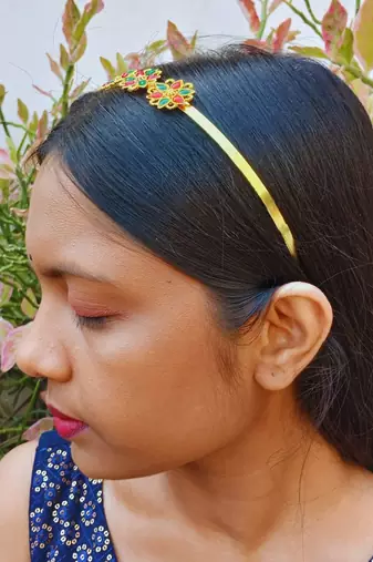 Stone stud gold plated  hair band color golden material brass  size free size