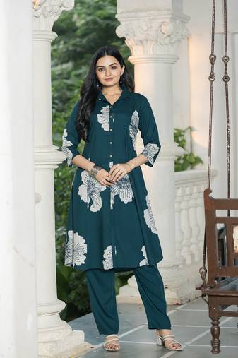 Floral Printed Shirt Collar A-Line Kurta With Trouser