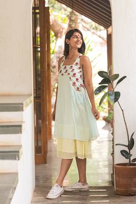 Sleeveless layered dress 3