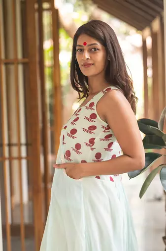 Sleeveless layered dress
