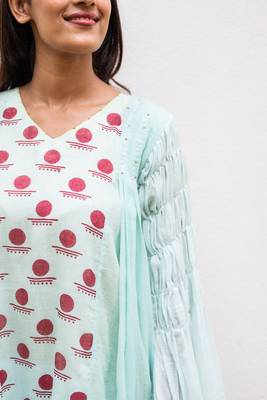 Side panelled dress 4