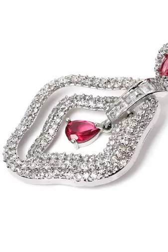 Exquisite red ad leaf earrings