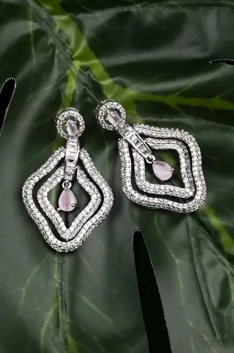 Exquisite pink ad leaf earrings