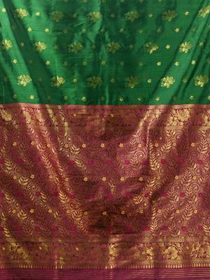 Green floral motifs silk saree with zari borders 4