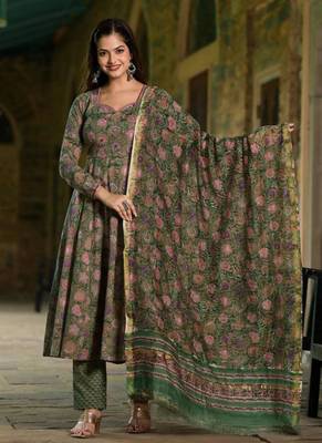 Women's Floral Printed Rayon Kurti and Pant Set with Dupatta Stitched 1