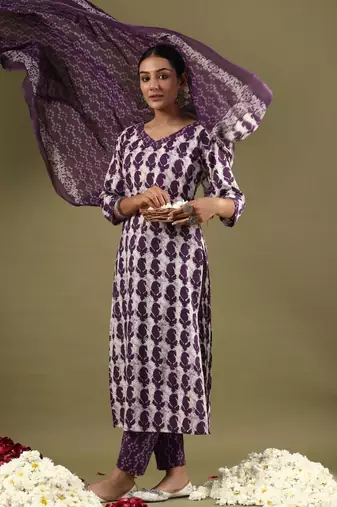 Women's floral printed knee length kurti and pant set with printed cotton dupatta