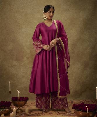 Sahar magenta hand woven chanderi slik anarkali set with zardozi embrodiery 1