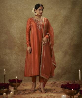Haya orange hand woven chanderi slik semi anarkali set with zardozi embrodiery 2