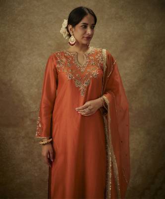 Seraya orange hand woven chanderi slik suit set with zardozi embrodiery 1